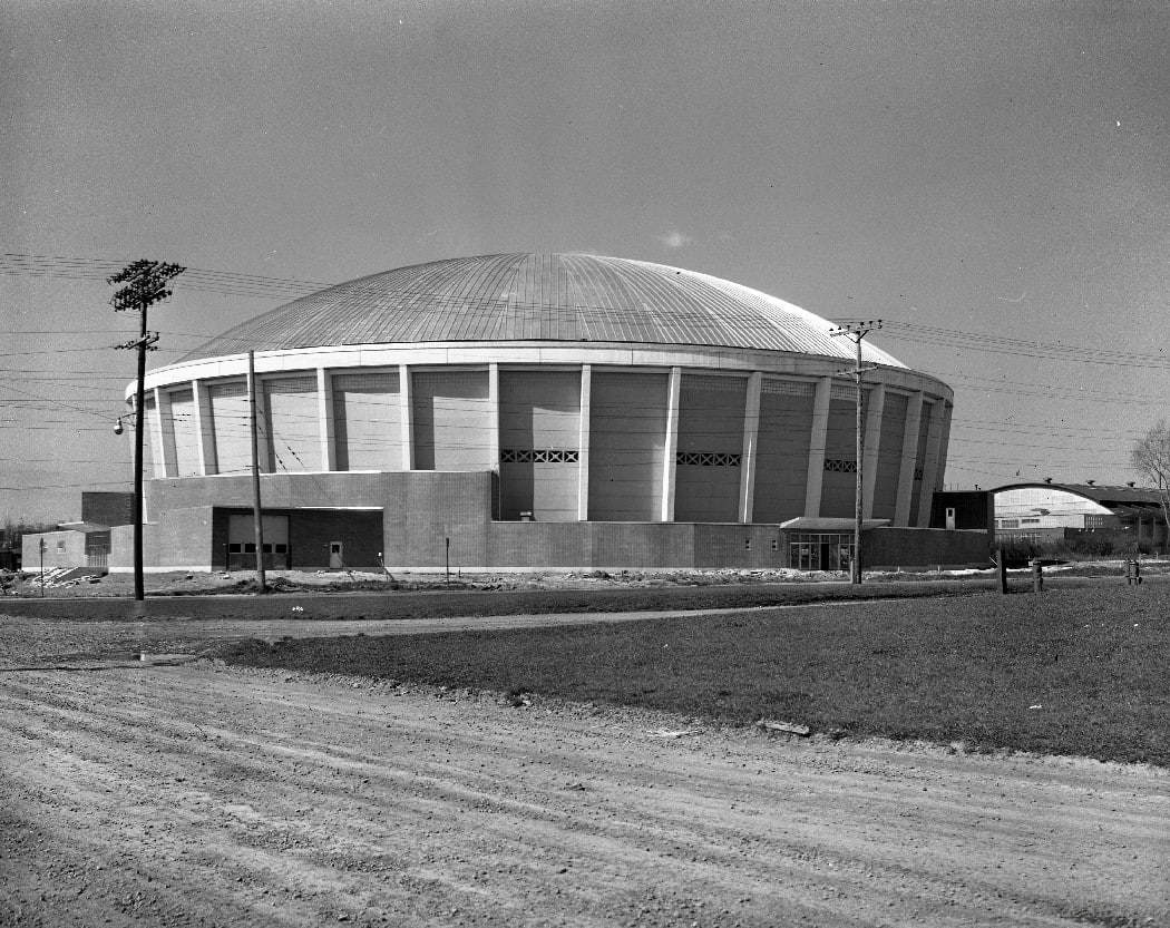 Aréna Maurice-Richard – vue extérieure