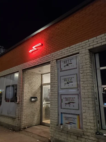 Bar Le Ritz P.D.B. (Montréal) — façade / salle