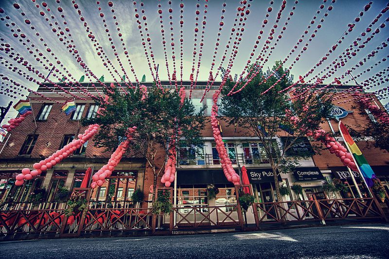 Complexe SKY (Montréal) — façade et terrasse
